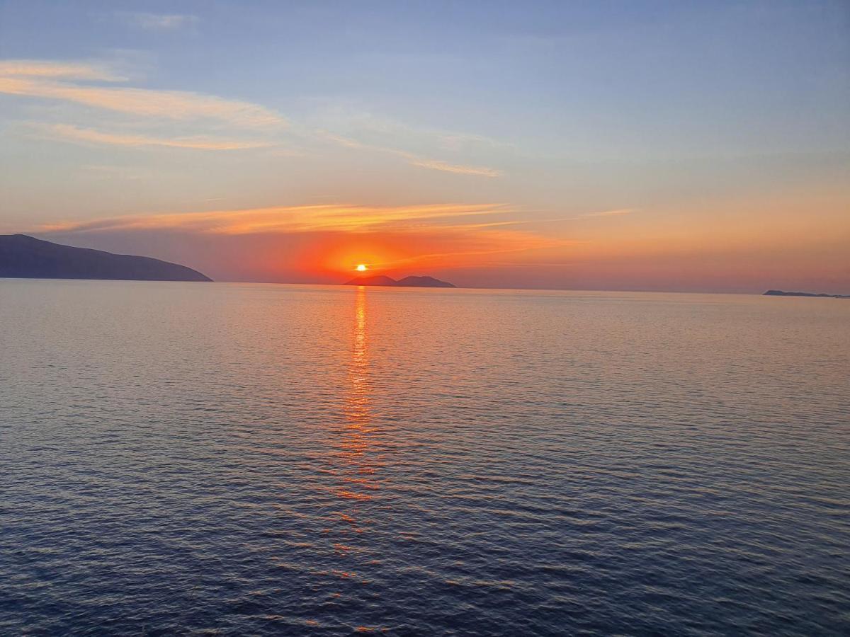 Darla Sea View Apartment Avlonya Dış mekan fotoğraf